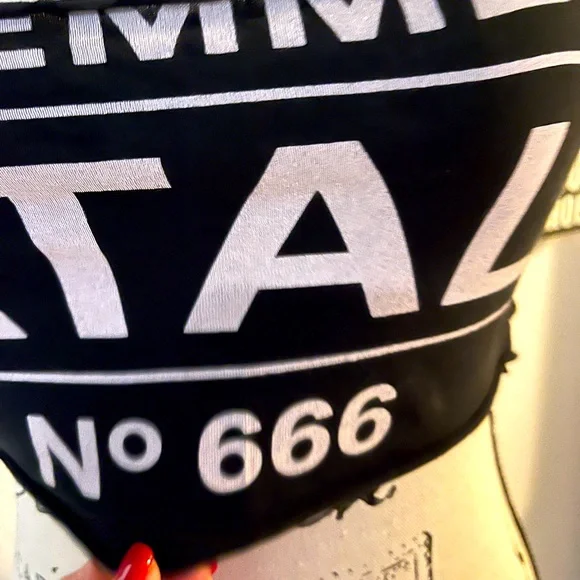 Femme fatale crop top super sexy size small 🔥🔥🔥🔥 - Picture 4 of 8